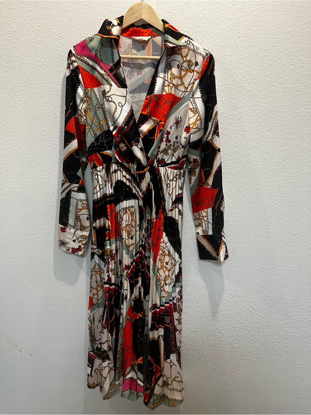 L'ATISTE Multicolor Printed‎ Long Sleeve Pleated Midi Dress